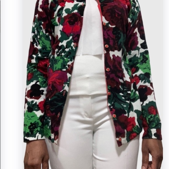 Floral Cardigan by Isaac Mizrahi. - Picture 5 of 7